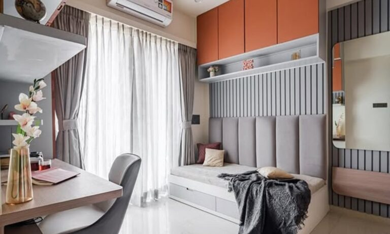 Home Office with a Guest Room